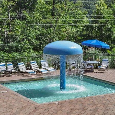 Moonshine Manor-Pets Ok-W/D-Pool Table-Arcade-Hot Tub Villa Gatlinburg Exterior photo