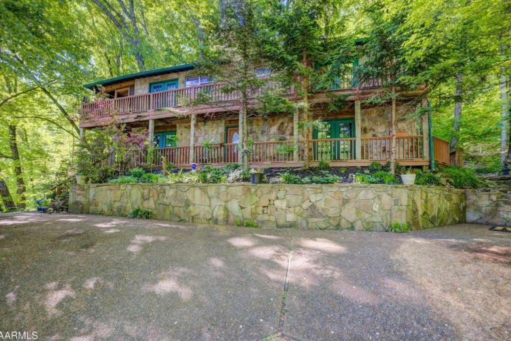 Moonshine Manor-Pets Ok-W/D-Pool Table-Arcade-Hot Tub Villa Gatlinburg Exterior photo